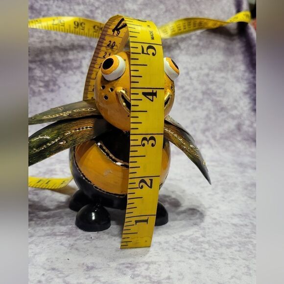 Bumble Bee Metal Tea Lite Holder - Picture 10 of 12